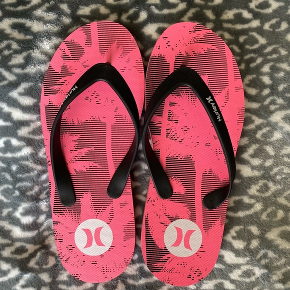 Hurley Other - Hurley Pink Palm flip flops